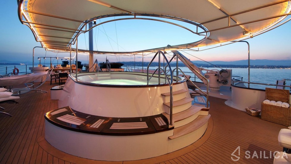 Vuyk en Zonen 70 - Yacht Charter Sailica