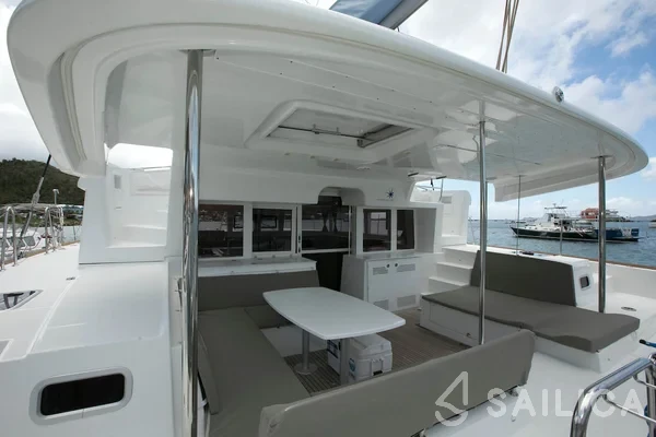 Lagoon 450  Flybridge - Yacht Charter Sailica