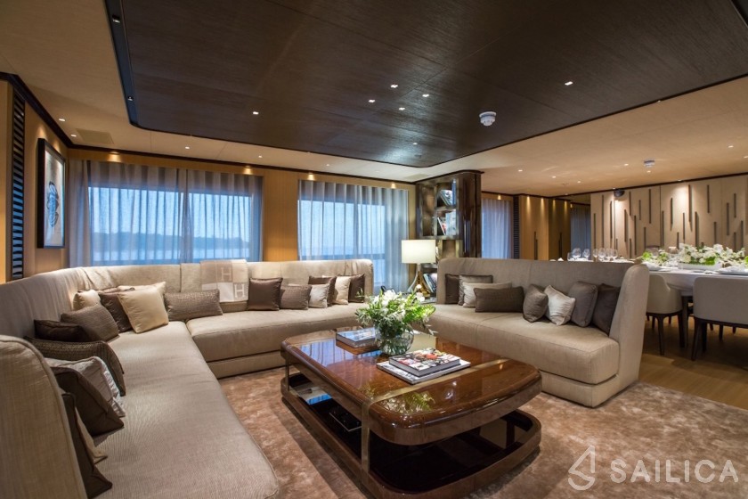 Tankoa S501 - Yacht Charter Sailica