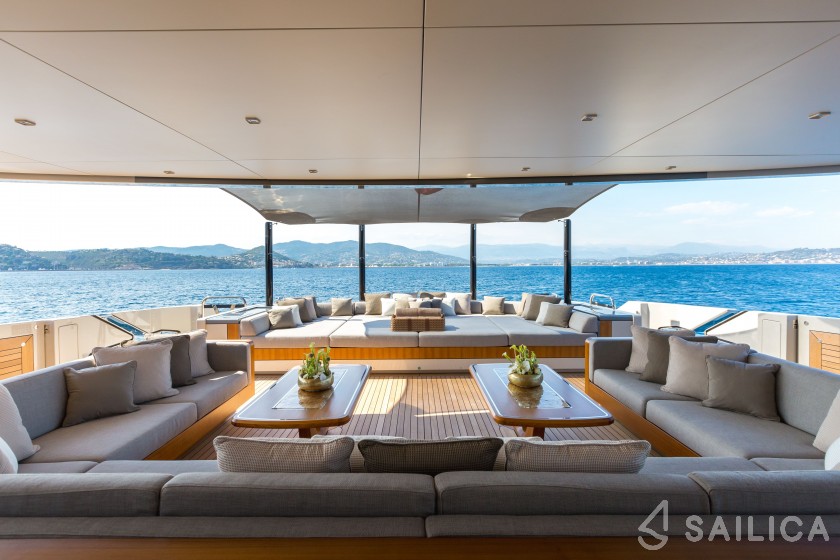 Tankoa S501 - Yacht Charter Sailica