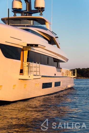 Tankoa S501 - Yacht Charter Sailica