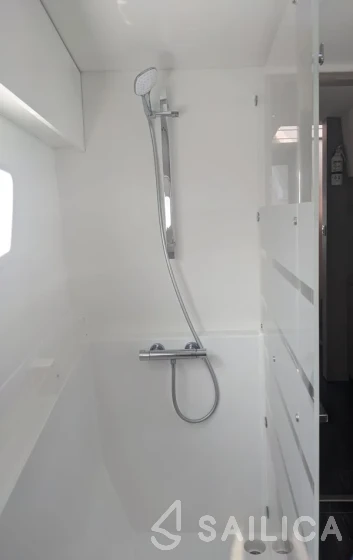 Astréa 42 - Yacht Charter Sailica