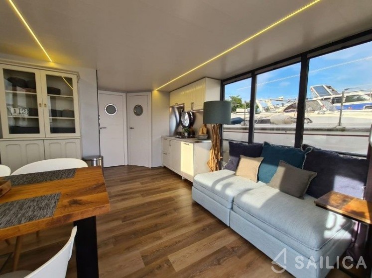 La Mare Apart XL - Yacht Charter Sailica