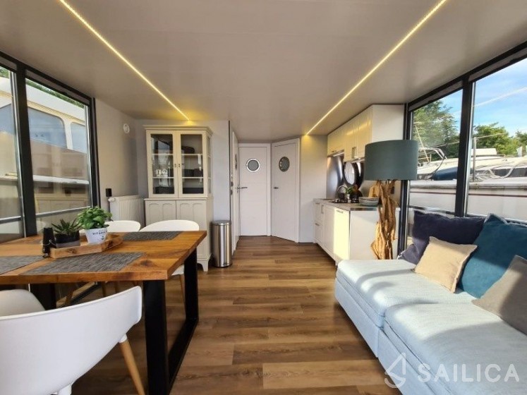 La Mare Apart XL - Yacht Charter Sailica