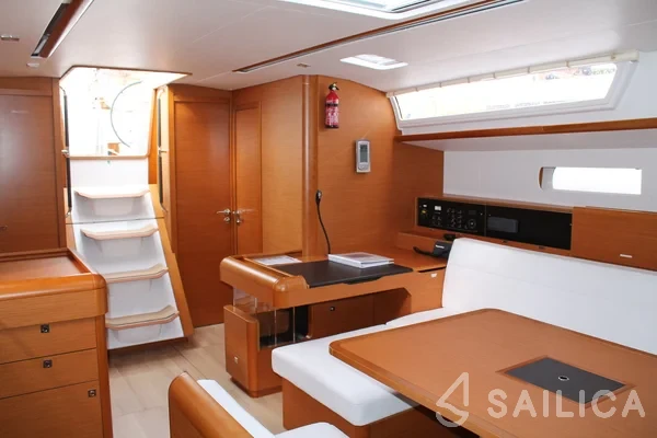 Sun Odyssey 519 - Yacht Charter Sailica