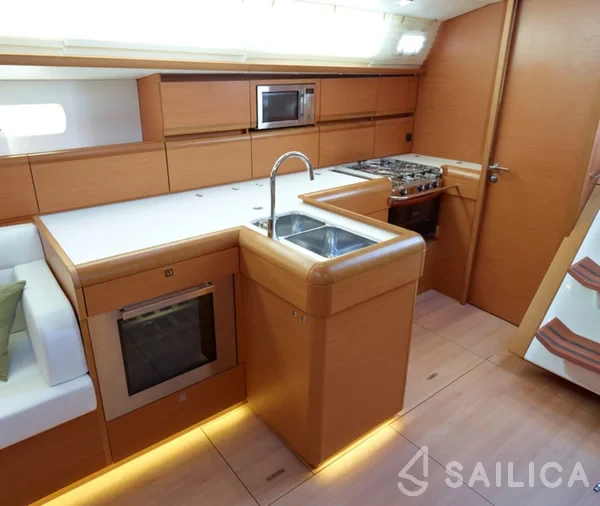 Sun Odyssey 519 - Yacht Charter Sailica