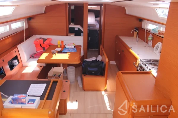 Sun Odyssey 519 - Yacht Charter Sailica
