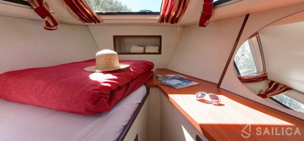 Le Boat Continentale - Yacht Charter Sailica