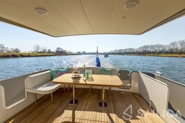 Linssen Grand Sturdy 40.0 Sedan - Yacht Charter Sailica