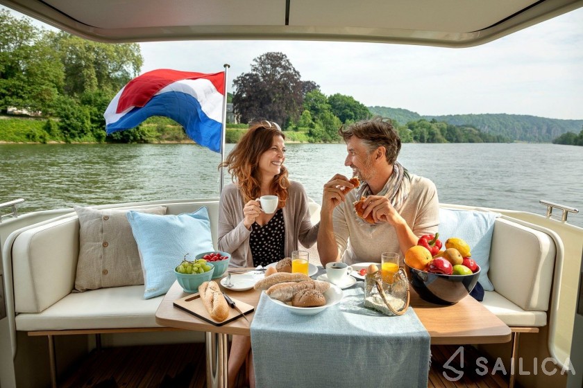 Linssen Grand Sturdy 30.9 AC - Yacht Charter Sailica