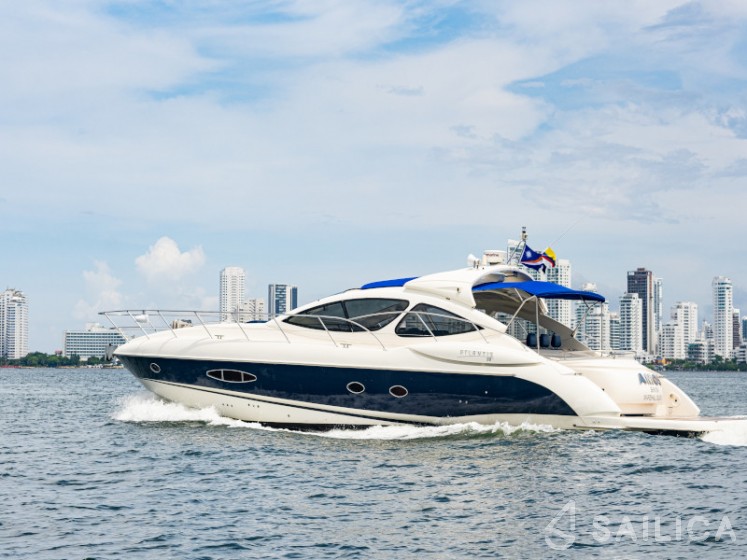 Azimut 55 - Yacht Charter Sailica