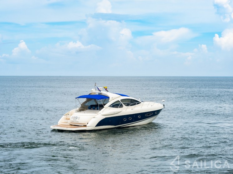 Azimut 55 - Yacht Charter Sailica
