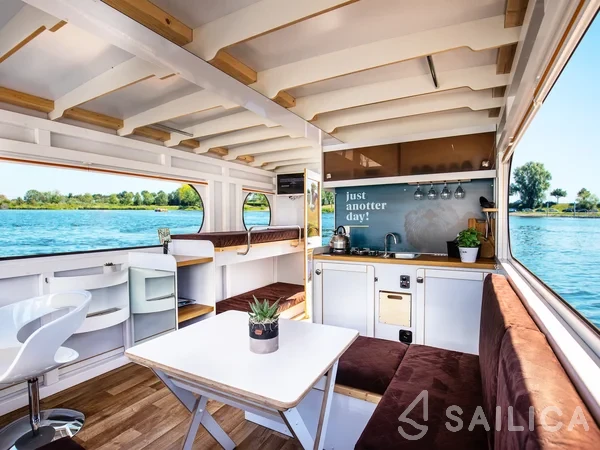 Houseboat - Yacht Charter Sailica