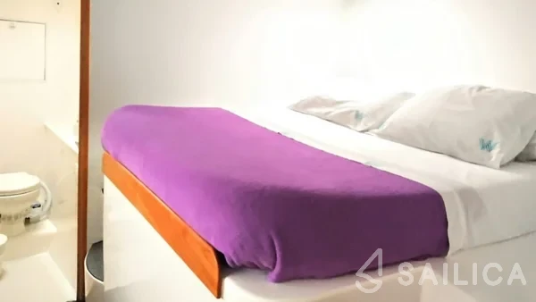 CatFlash 43 - Yacht Charter Sailica