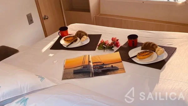 CatFlash 43 - Yacht Charter Sailica