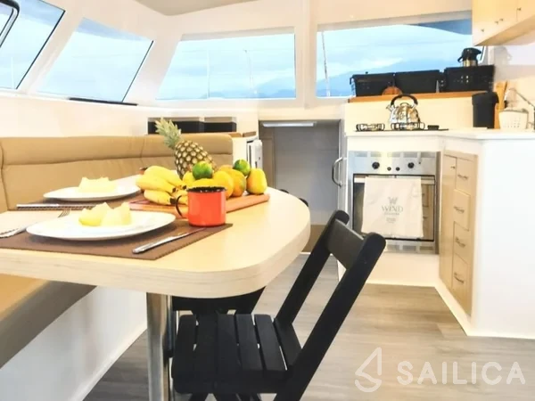 CatFlash 43 - Yacht Charter Sailica