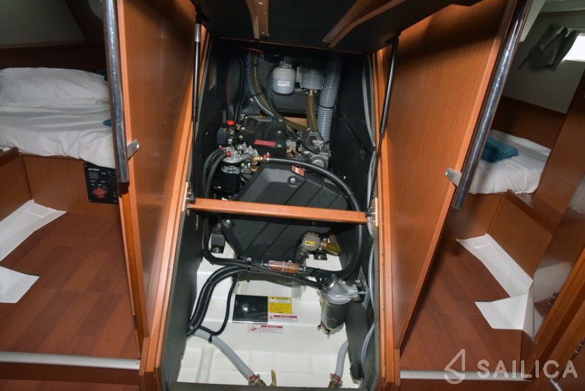 Oceanis 45 - Yacht Charter Sailica