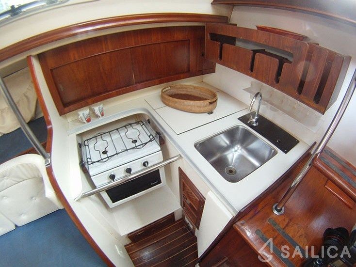 Fast 345 - Yacht Charter Sailica