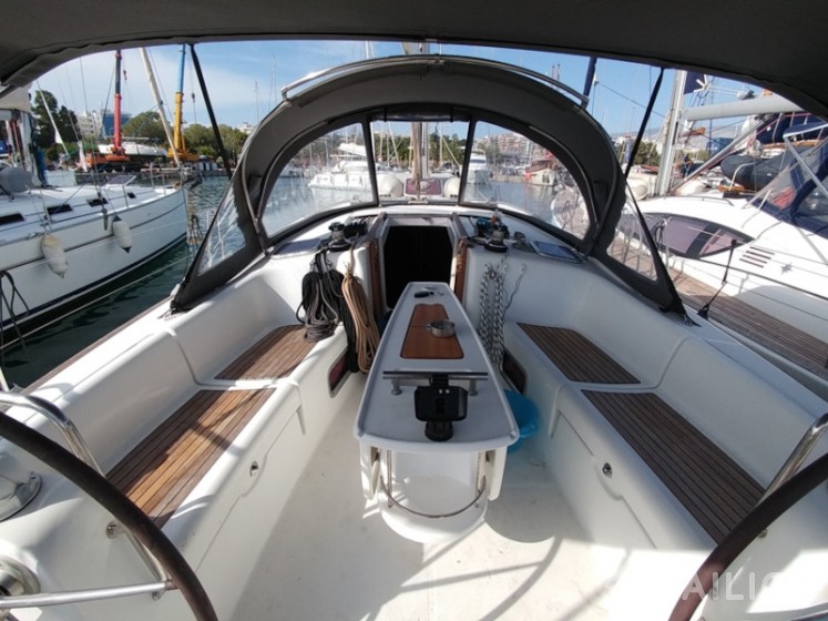 Oceanis 43 - Yacht Charter Sailica