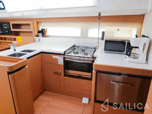 Sun Odyssey 490 - Yacht Charter Sailica