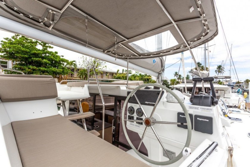 Helia 44 - Yacht Charter Sailica