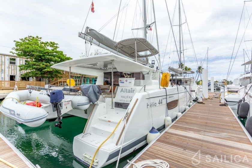 Helia 44 - Yacht Charter Sailica