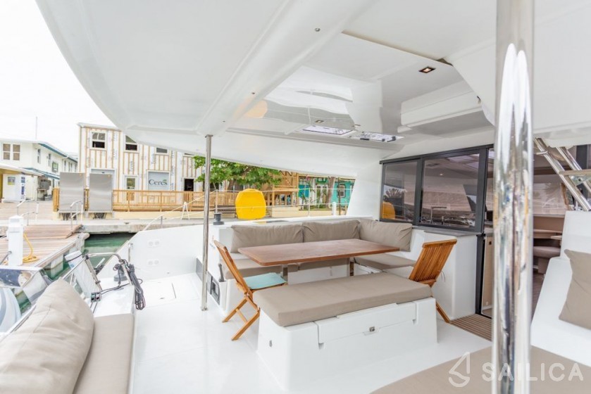 Helia 44 - Yacht Charter Sailica