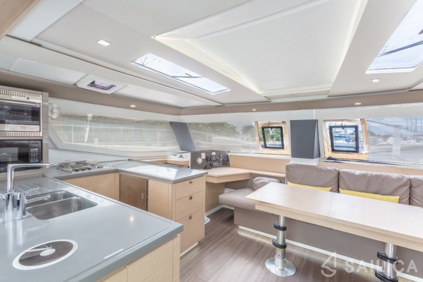 Helia 44 - Yacht Charter Sailica