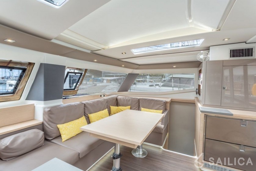 Helia 44 - Yacht Charter Sailica