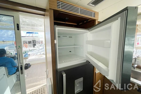 Lagoon 52F - Yacht Charter Sailica