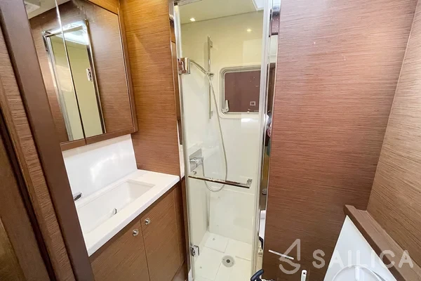 Lagoon 52F - Yacht Charter Sailica