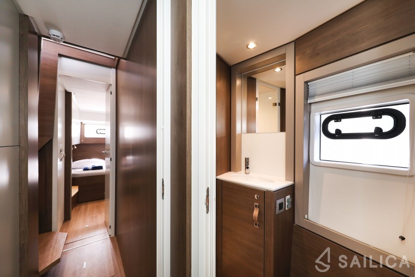Bali 4.4 - Yacht Charter Sailica