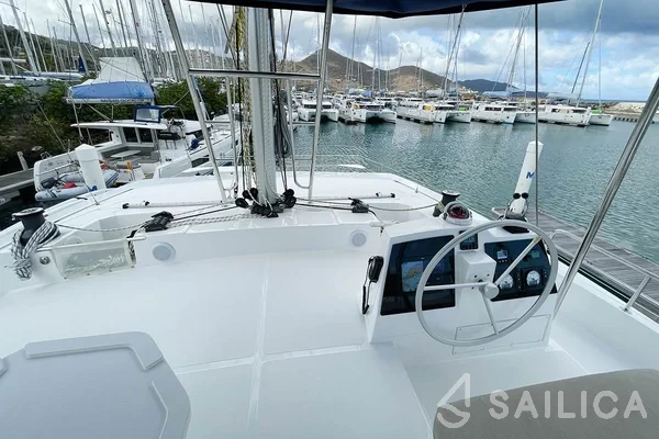 Bali 4.8  - Yacht Charter Sailica