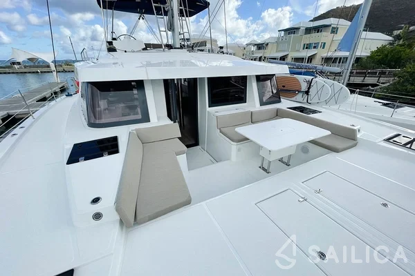 Bali 4.8  - Yacht Charter Sailica