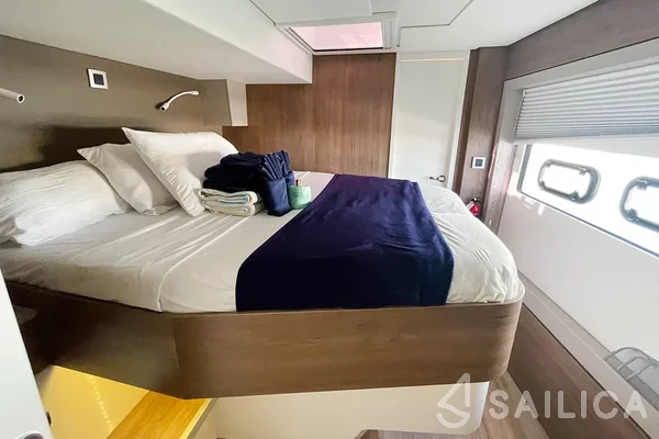 Bali 4.8  - Yacht Charter Sailica