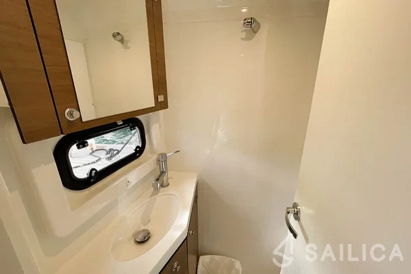 Bali 4.8  - Yacht Charter Sailica