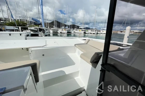 Bali 4.8  - Yacht Charter Sailica