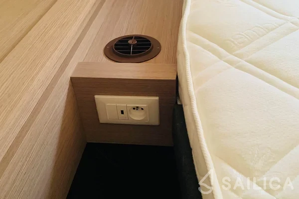 Elba 45 - Yacht Charter Sailica