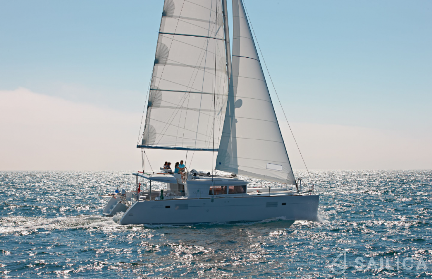 Lagoon 450  Flybridge - Yacht Charter Sailica