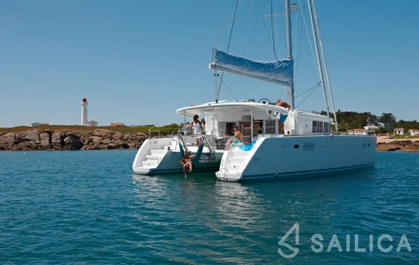 Lagoon 450  Flybridge - Yacht Charter Sailica