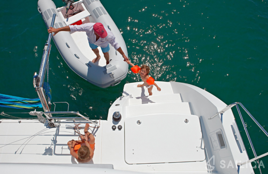 Lagoon 450  Flybridge - Yacht Charter Sailica