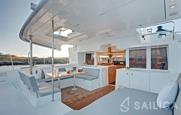 Lagoon 450  Flybridge - Yacht Charter Sailica