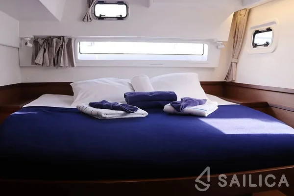 Lagoon 42 - Yacht Charter Sailica