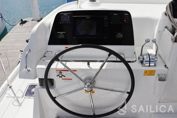 Lagoon 42 - Yacht Charter Sailica