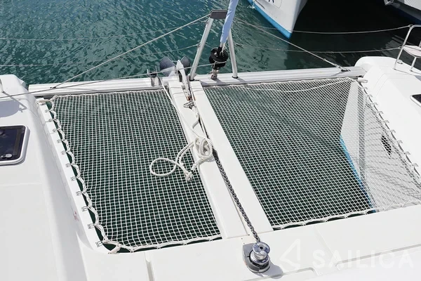 Lagoon 42 - Yacht Charter Sailica