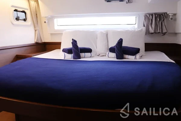 Lagoon 42 - Yacht Charter Sailica