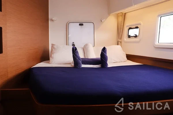 Lagoon 42 - Yacht Charter Sailica