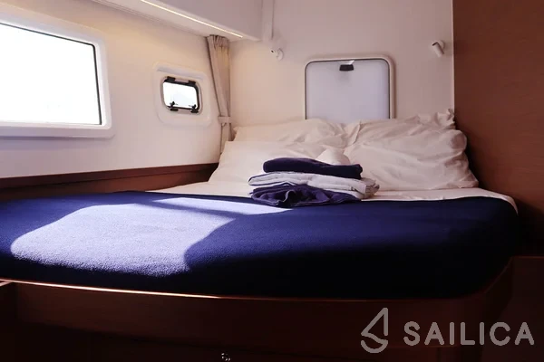 Lagoon 42 - Yacht Charter Sailica