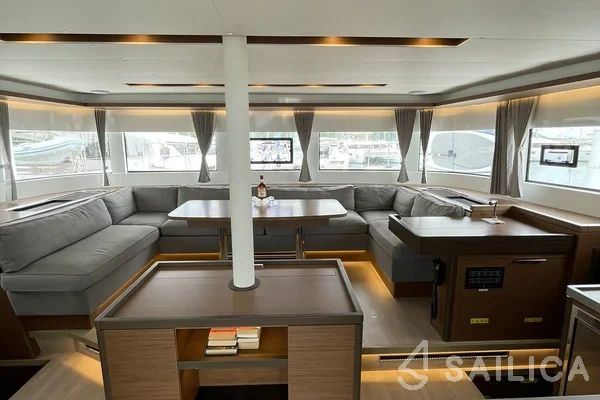 Lagoon 50 - Yacht Charter Sailica