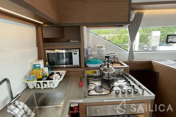 Lagoon 50 - Yacht Charter Sailica